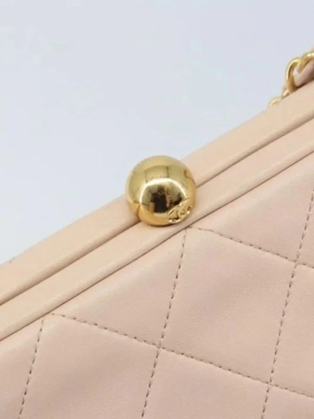 CHANEL brand	chanel color	pink
